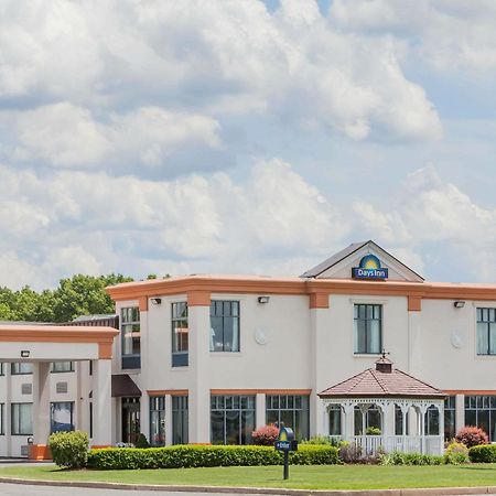 Days Inn By Wyndham Windsor Locks / Bradley Intl Airport Екстер'єр фото